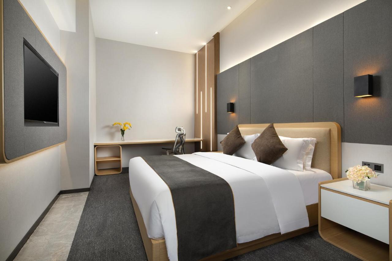 Отель Wyndham Garden Guiyang Гуйян Экстерьер фото